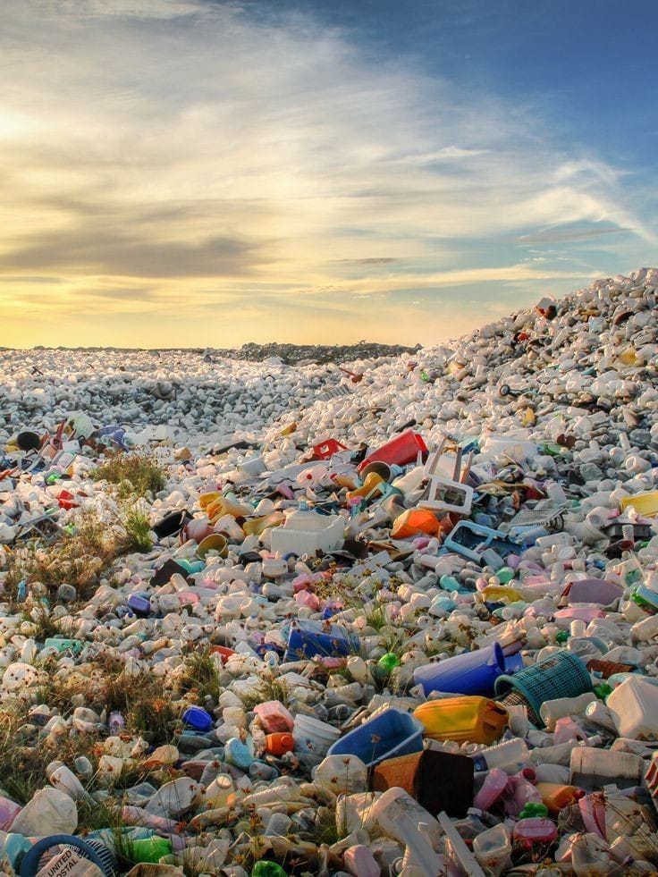 Ilustrasi gunung sampah