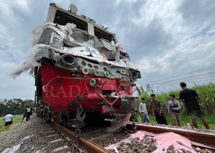 MINTA MAAF: KA Kertanegara yang berhenti di Desa Seketi, Ngadiluwih sebabkan keterlambatan perjalanan KA.