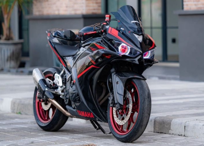 Yamaha R25 motor sport yang sangat cocok untuk pemula.