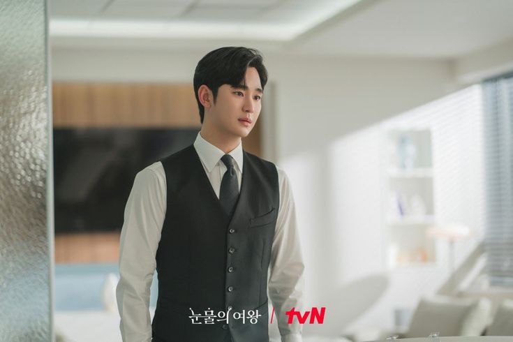 Aktor Kim Soo Hyun yang dirumorkan berkencan dengan mendiang aktris Kim Sae Ron.