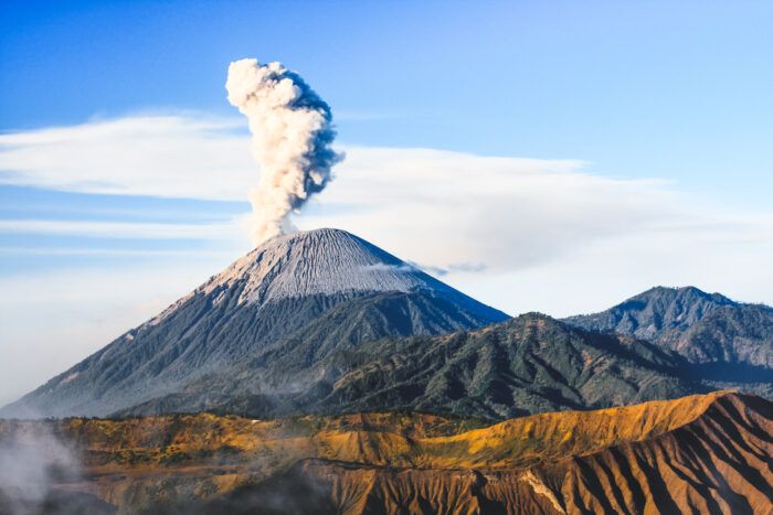 Gunung Semeru Dikabarkan Erupsi