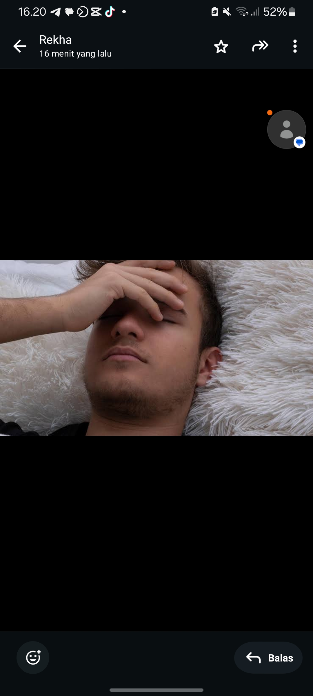 Ilustrasi seseorang terkena sakit tipes.