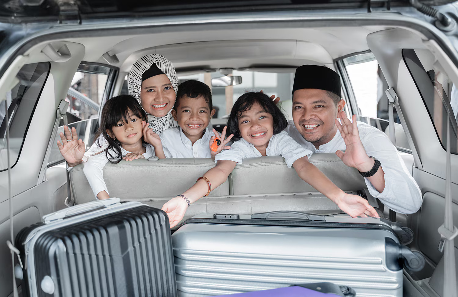 Ilustrasi Mudik bersama Anak (Sumber : Freepik.com)