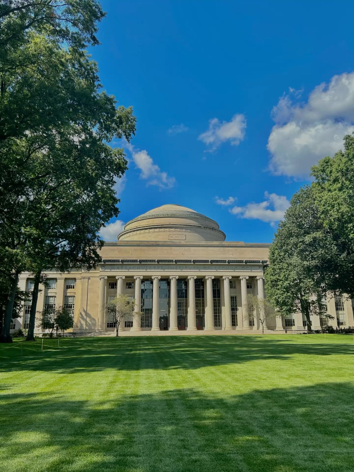 Tampak dari Great Dome Kampus MIT Cambridge di Amerika Serikat