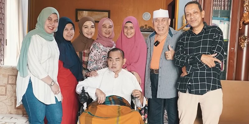 Mat Solar, komedian legendaris tanah air yang tutup usia dan pernah mengalami stroke 3 kali dan diabetes.