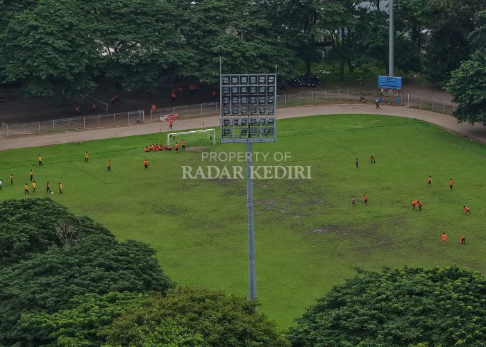 Stadion Canda Bhirawa Pare Kediri.
