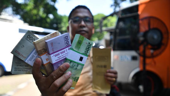 Uang baru selalu diburu menjelang lebaran