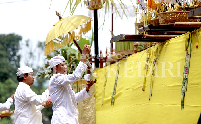 Tahun ini  perayaan Hari Raya Nyepi bersamaan dengan pelaksanaan puasa Ramadan.