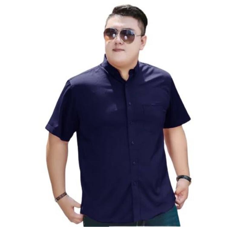 Warna Navy, pilihan warna  kemeja yang tepat untuk pria gemuk (Shoppee.co.id)