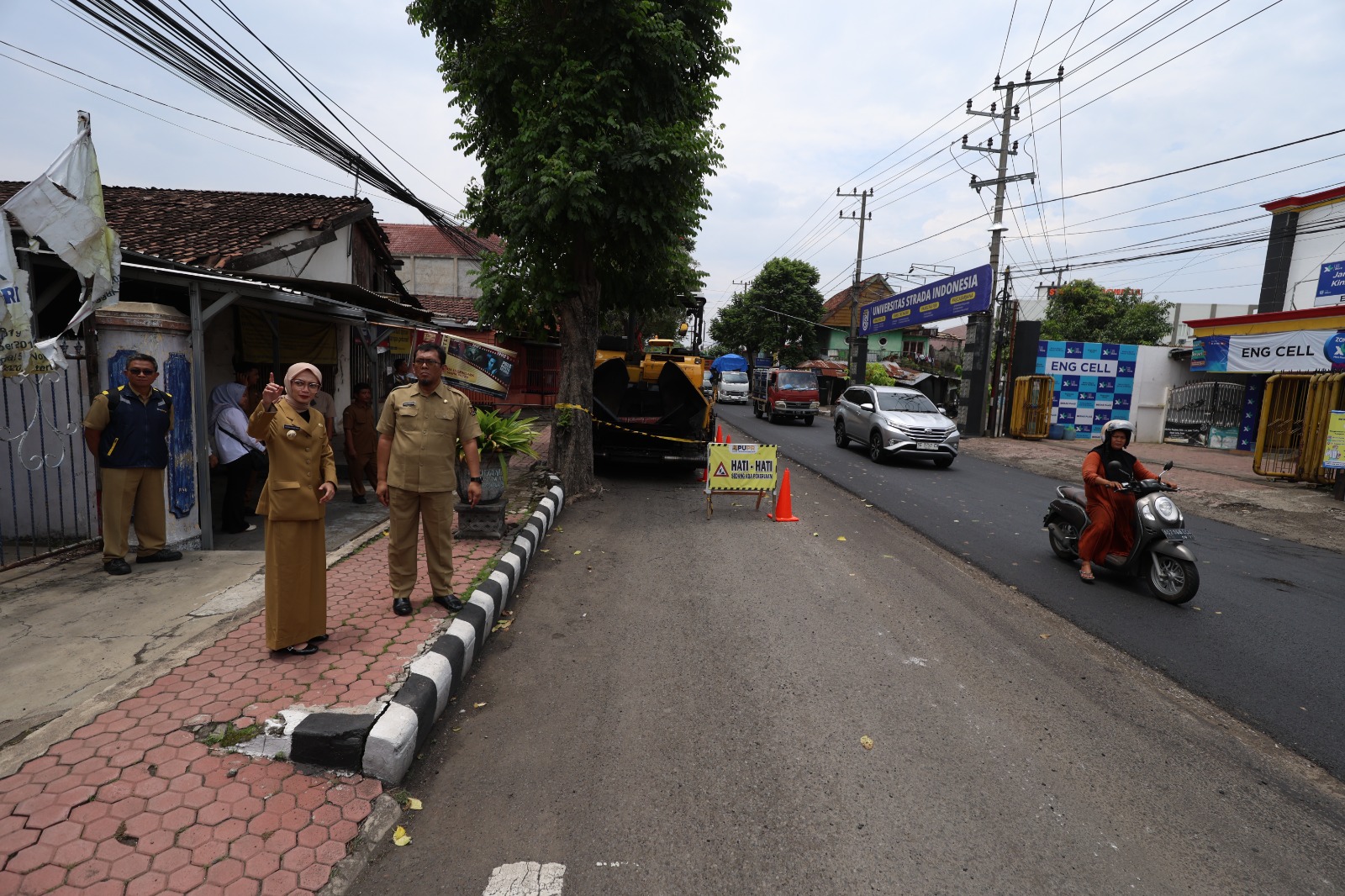 Perbaikan Jalan Dikebut, Vinanda Sidak Proses Pengaspalan di Kota Kediri, Begini Progresnya