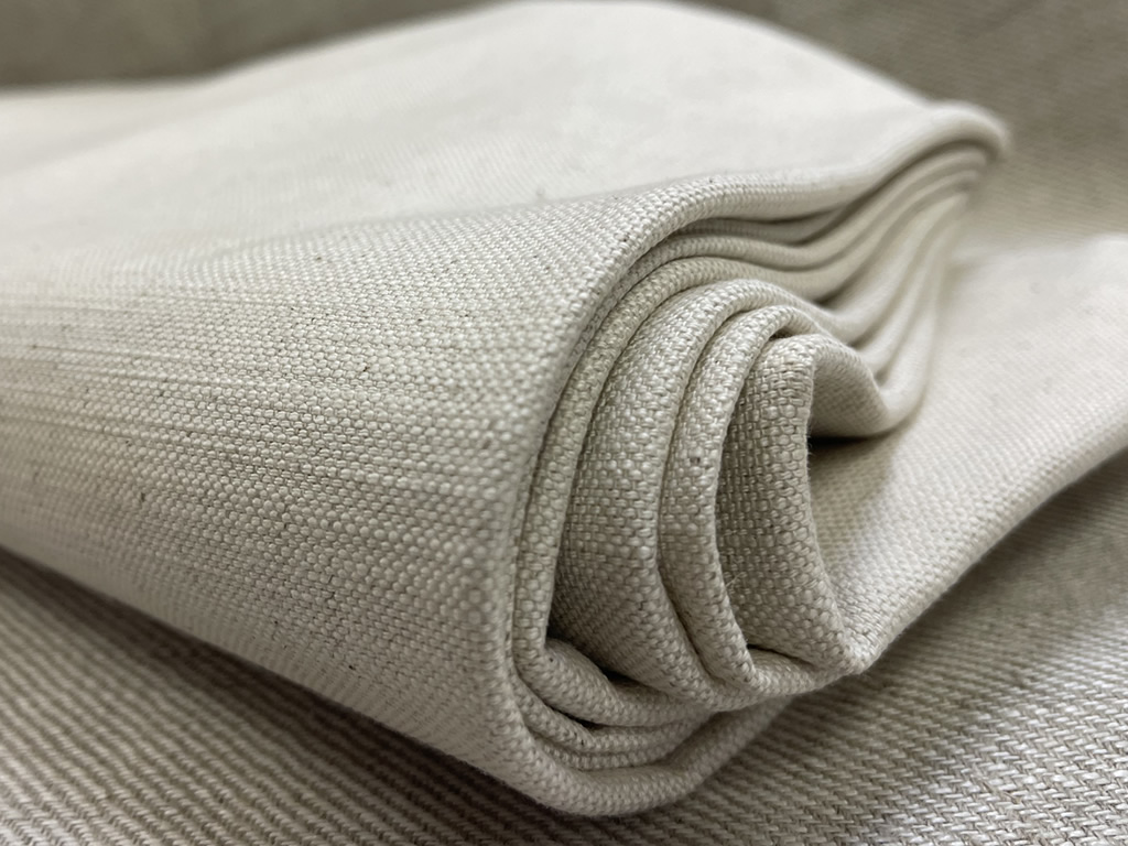 Pemilihan Jenis Kain juga perlu diperhatikan, kain jenis linen cocok untuk pria gemuk (Salesbetov.best)