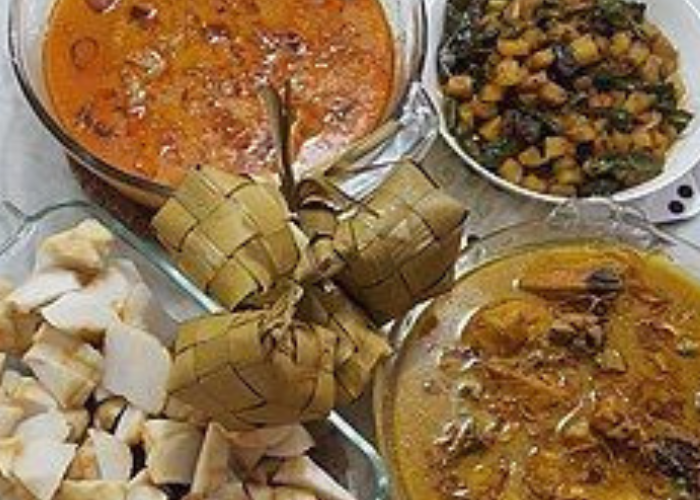 Hidangan Ketupat di Hari Lebaran