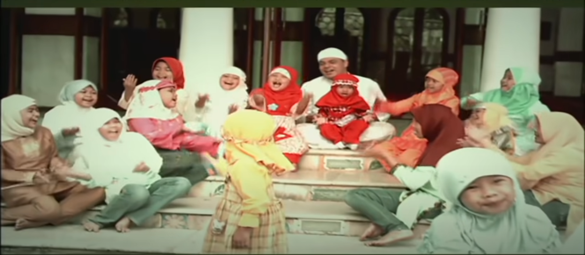 Video klip Marhaban Ya Ramadhan.