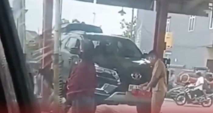 Viral! Plat Mobil Dinas di Lampung Bisa Copot Ganti dengan Plat Kendaraan Biasa, Netizen: Ga Tau Diri