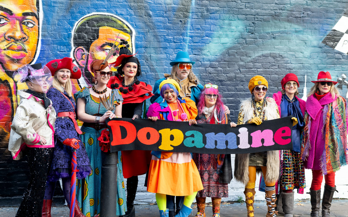 Dopamine Dressing Menjadi Salah Satu Tren Fashion 2025 (craftandtravel.com)