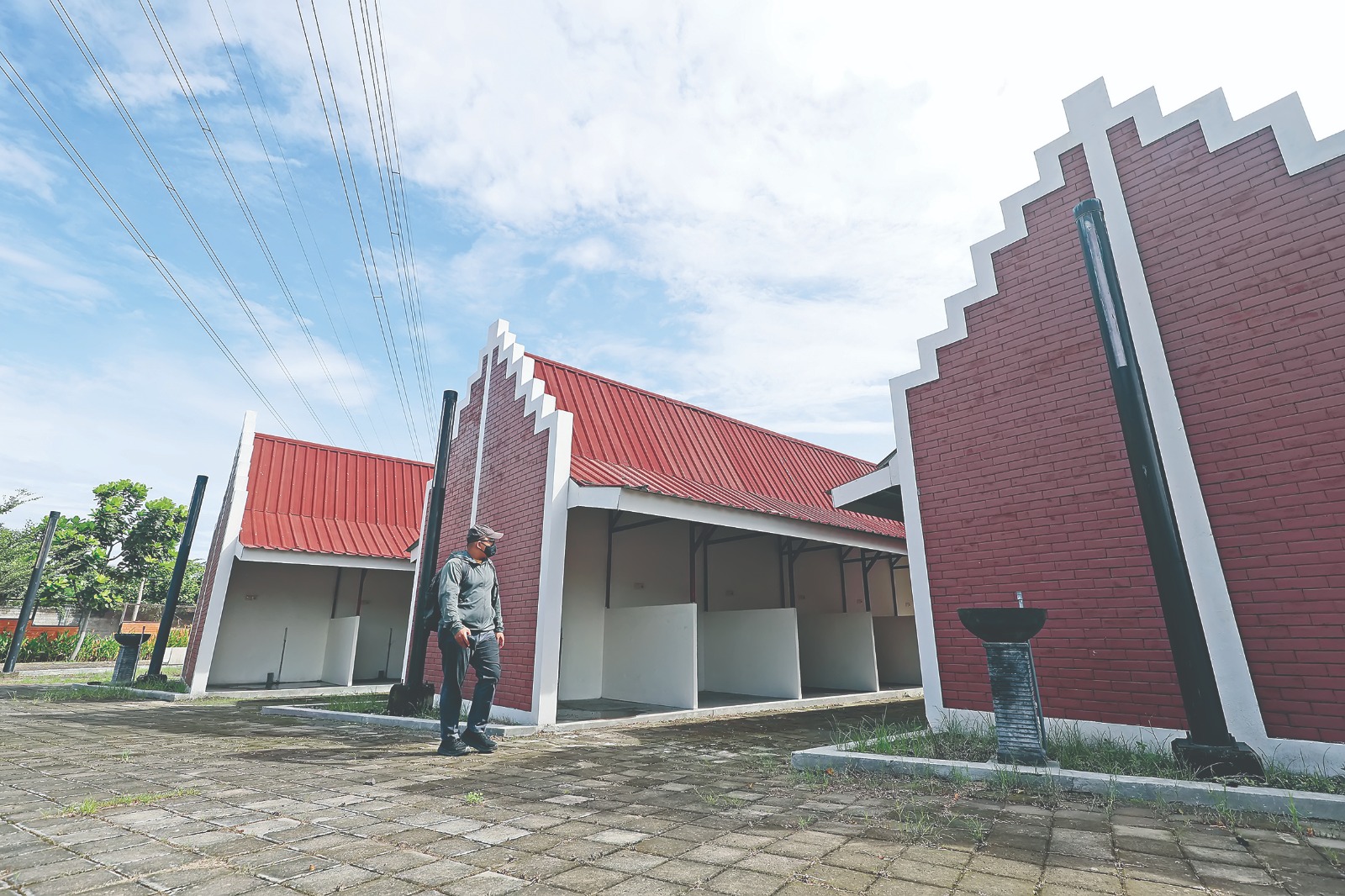 PKL di Kawasan SLG Kediri Menolak Relokasi Bikin Bangunan Sentra&nbsp;PKL&nbsp;Mangkrak