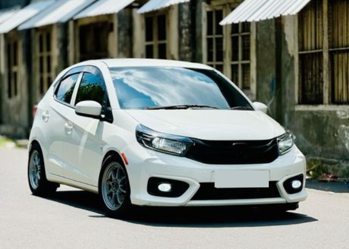 Honda Brio yang sangat cocok untuk keluarga kecil.