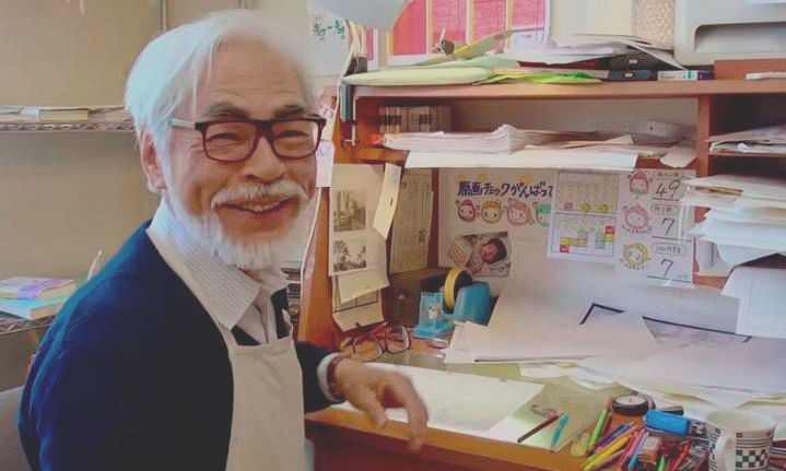 Hayao Miyazaki di Meja Kerjanya