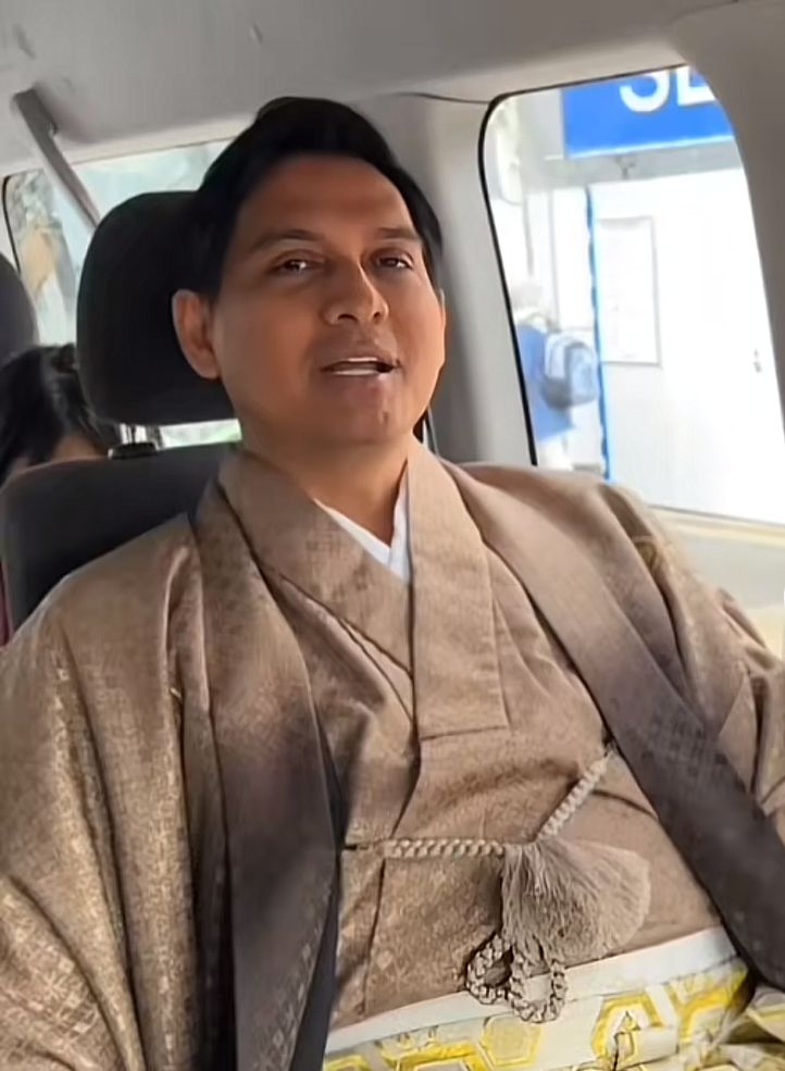 Lucky Hakim saat berlibur ke Jepang