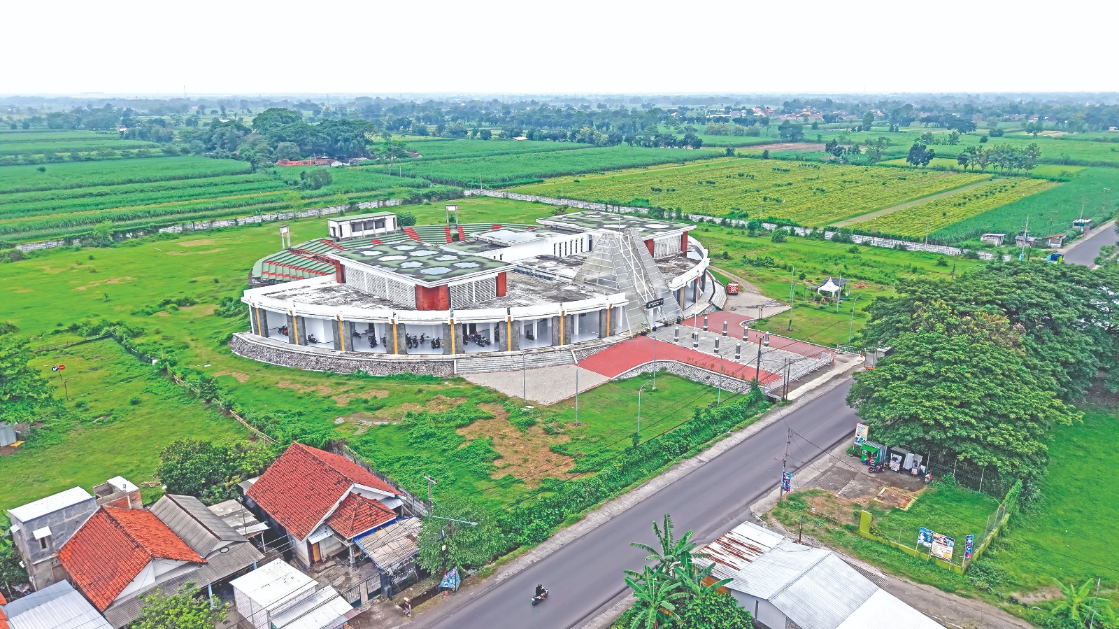 IKON PENGEMBANGAN BUDAYA: Museum Sri Aji Joyoboyo di Desa Menang, Kecamatan pagi rencananya akan dioperasionalkan akhir tahun ini setelah pembangunan pagar selesai