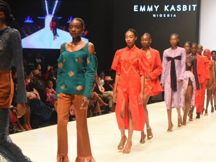 Hasil karya dari pagelaran lagos fashion week (essence.com&nbsp;)