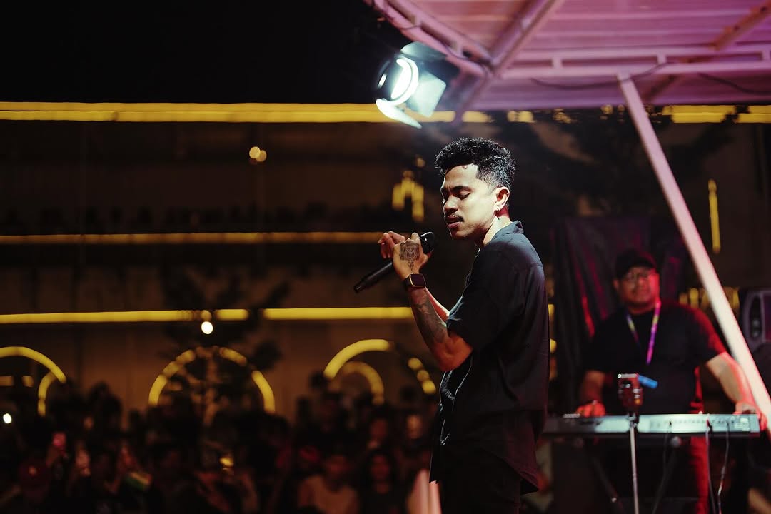 Foto Fresly Nikijuluw, penyanyi lagu Tamang Pung Kisah