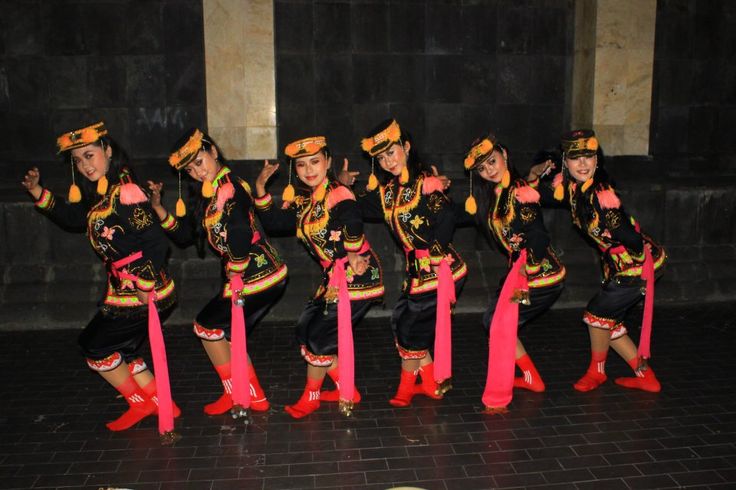 Tari Dolalak Diselingi Ritual untuk Sembuhkan Penyakit dan Temukan Orang Hilang