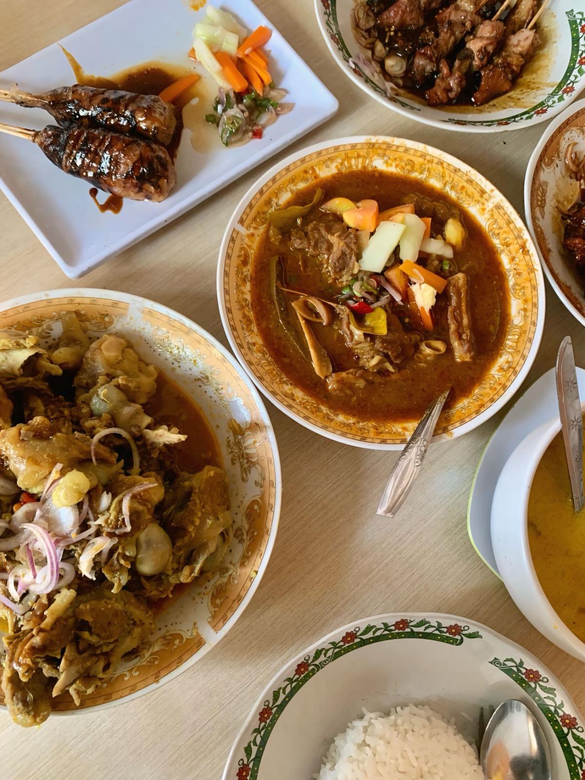 Sate Pak Kuwat