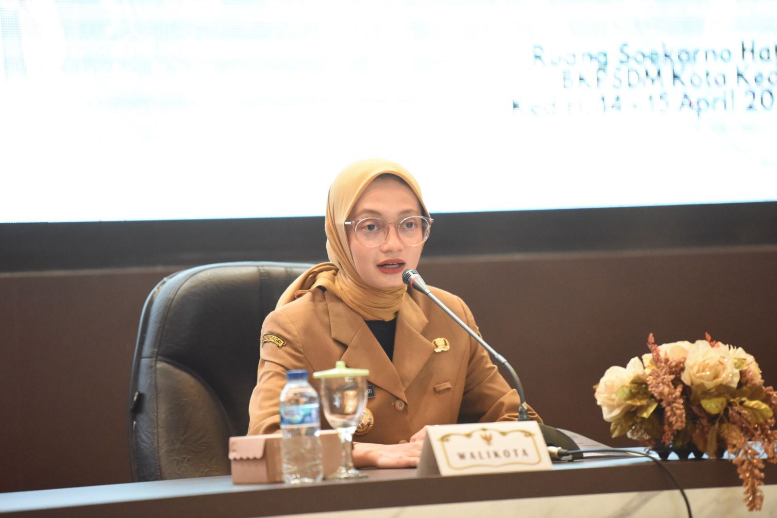 sedikitnya ada lima SD yang telanjur menyiapkan wisuda. Merespons hal tersebut, disdik segera melakukan evaluasi.