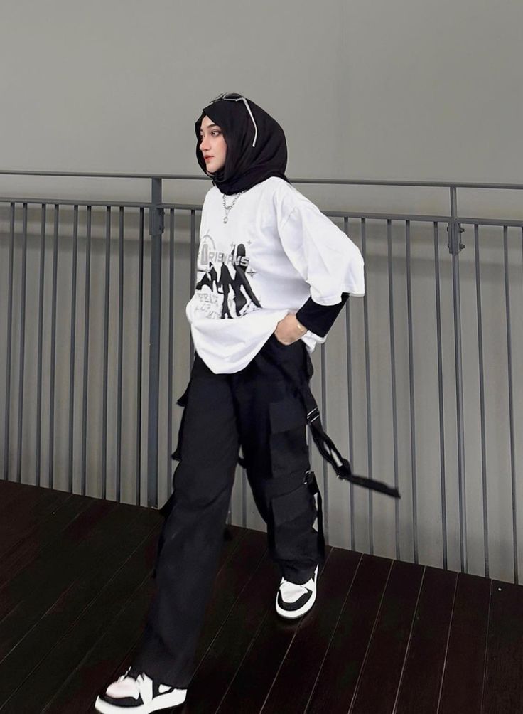 Gen Z mengekspresikan identitas lewat fashion skena.
