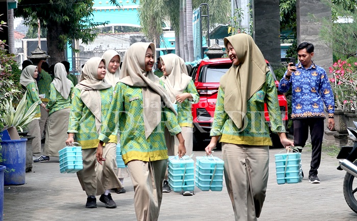 Program MBG akan dialihkan Purbaya jika anggarannya tak terserap.
