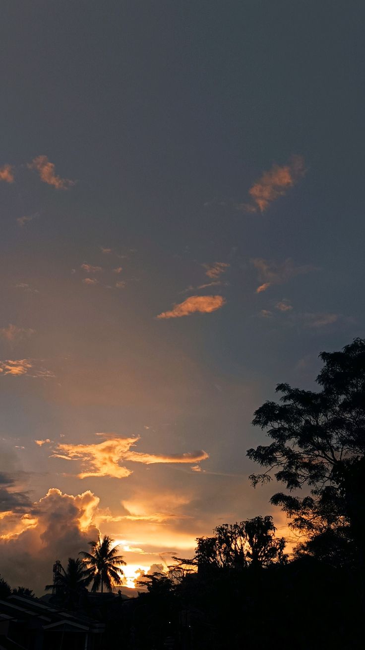 Mitos atau Fakta, Langit Selalu Mendung Saat Jumat Agung?