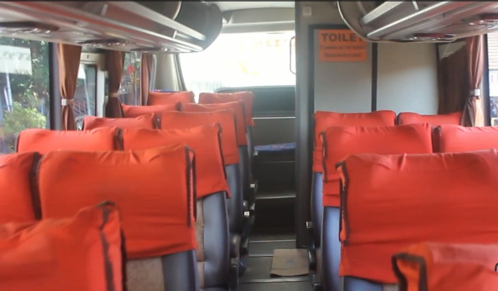 Toilet di dalam bus AKAP.