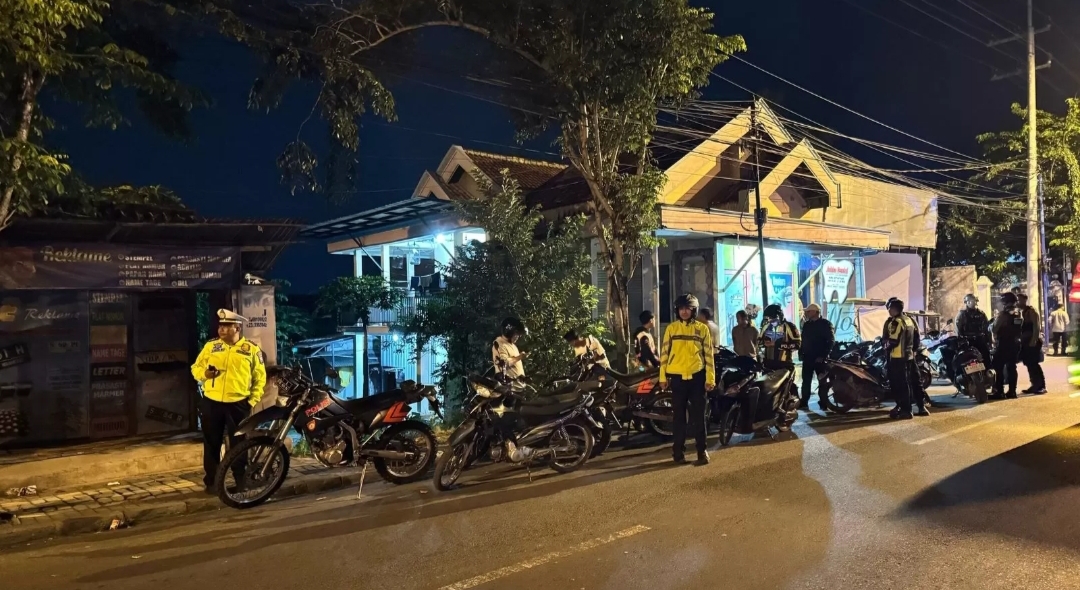 Polres Pamekasan saat mengamankan sepeda motor balap liar.