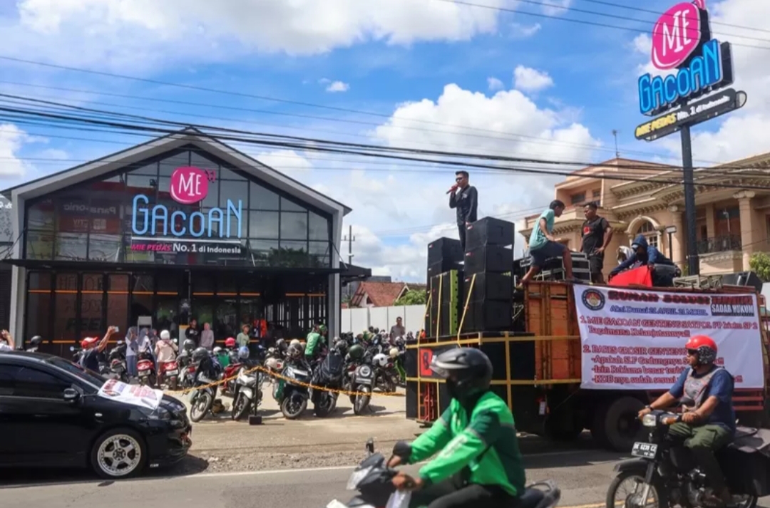 Gerai Mie Gacoan di Genteng, Banyuwangi yang diprotes warga.