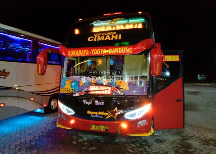 Bus AKAP rute Surabaya - Bandung memakai air suspensi penumpang menjadi nyaman.