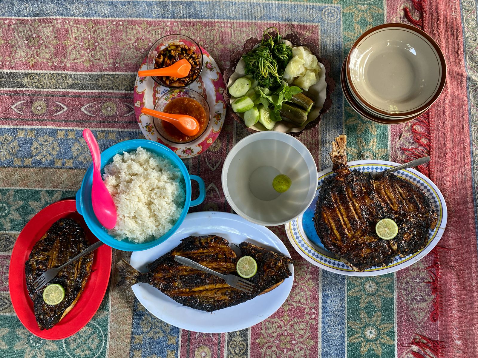 Kuliner di wisata Pantai Papuma Jember.
