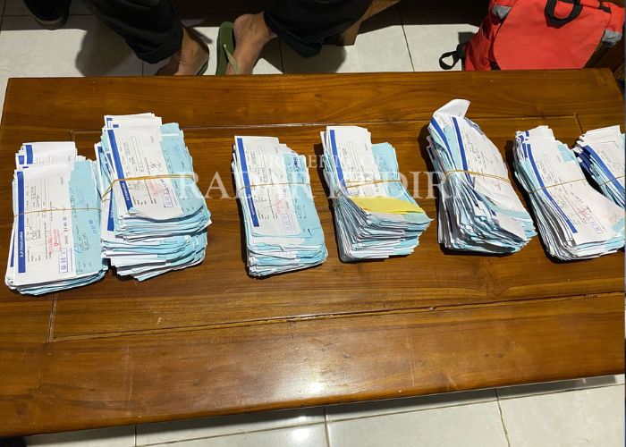 BARANG BUKTI: Kertas tagihan yang disita penyidik Polsek Ringinrejo.