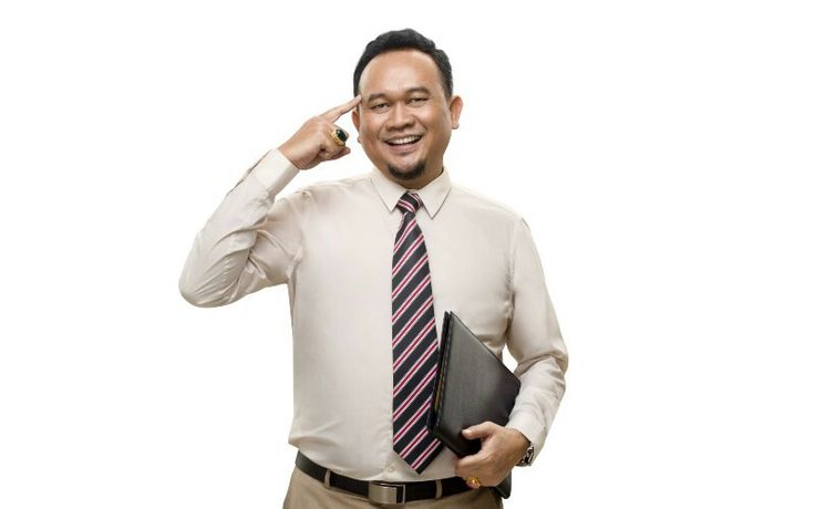 Lies Hartono, yang lebih dikenal dengan nama Cak Lontong.
