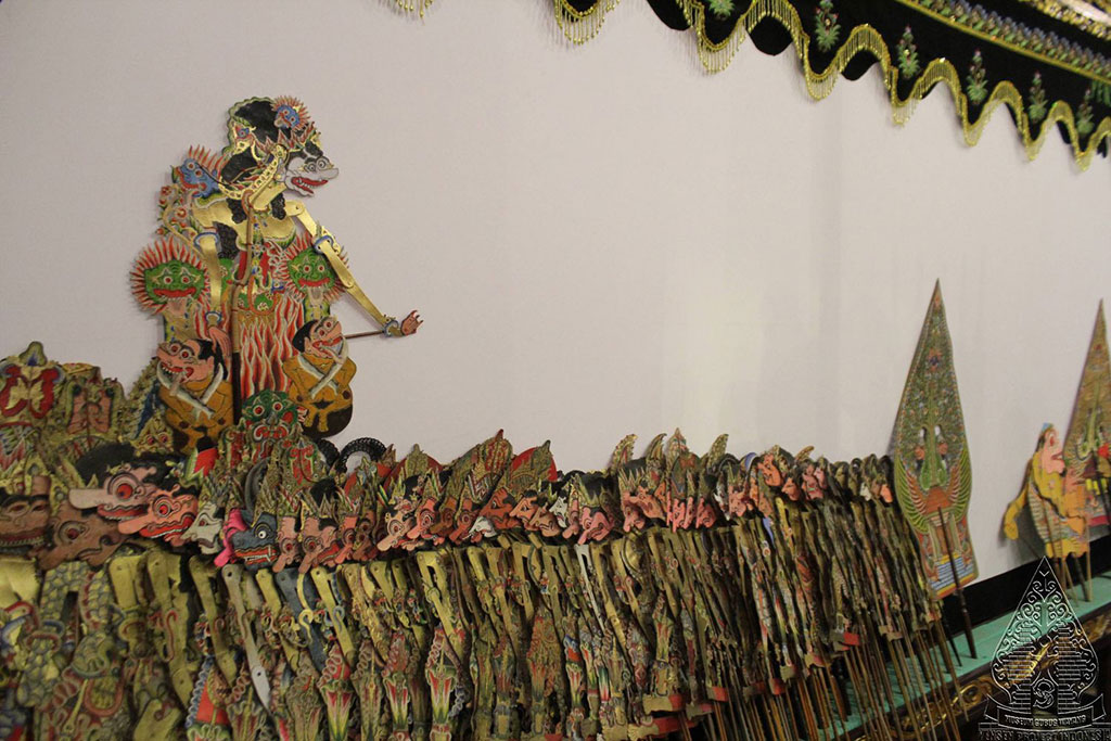 Gambar Wayang Kulit Gaya Jawa Timur (Museum Gubug Wayang)