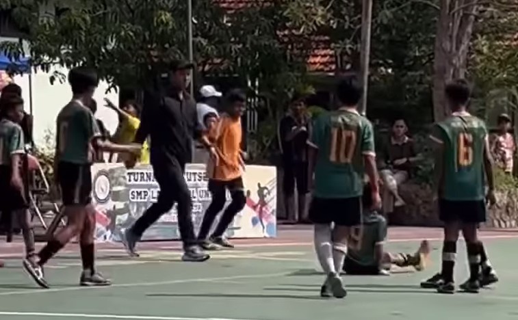 Kasus dugaan kekerasan terhadap anak yang melibatkan pelatih futsal di Surabaya berakhir dengan perdamaian.