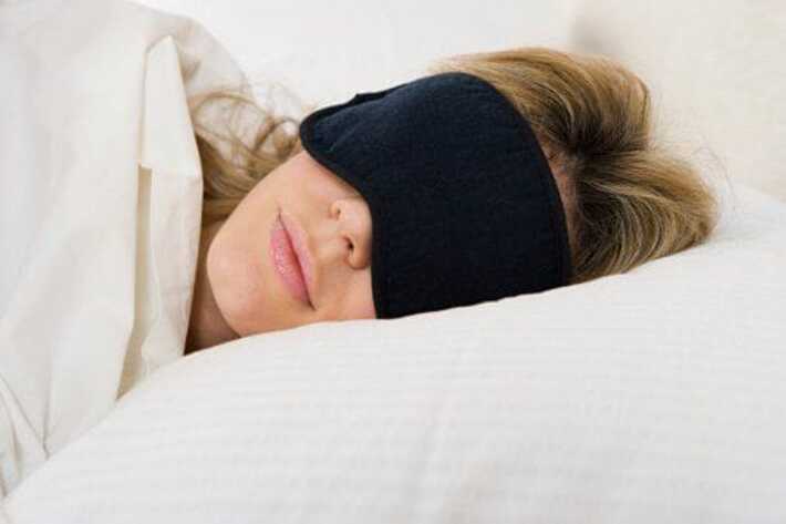 Memakai Masker Mata Saat Tidur Ternyata Memiliki Manfaat, Berikut Manfaatnya