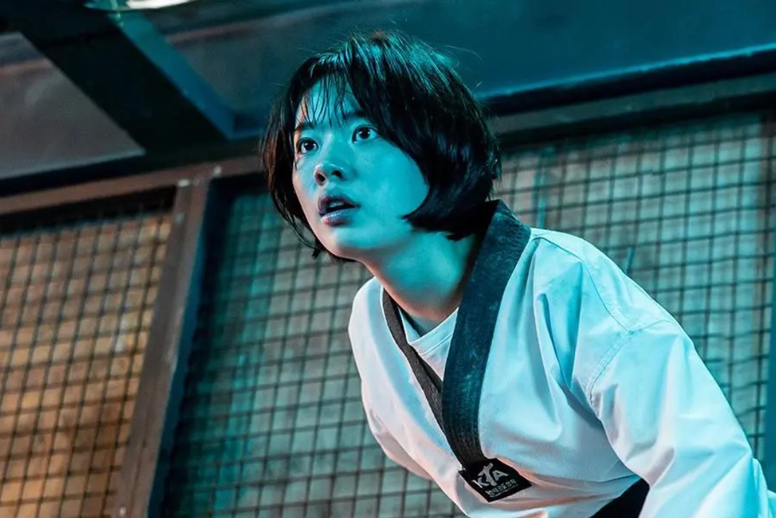 Visual terbaru Lee Jae In dalam film aksi
