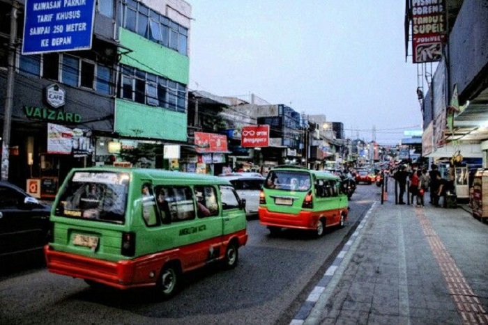 Suasana jalanan di Bogor, Jawa Barat.
