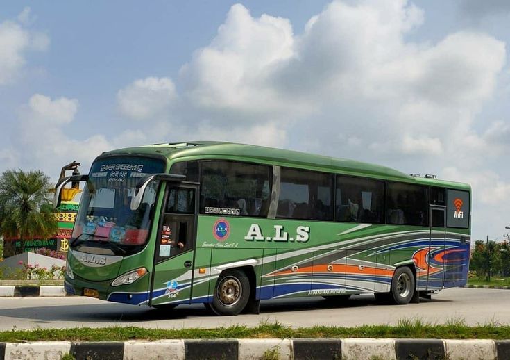 Ilustrasi bus ALS yang menjelajahi Pulau Sumatera.