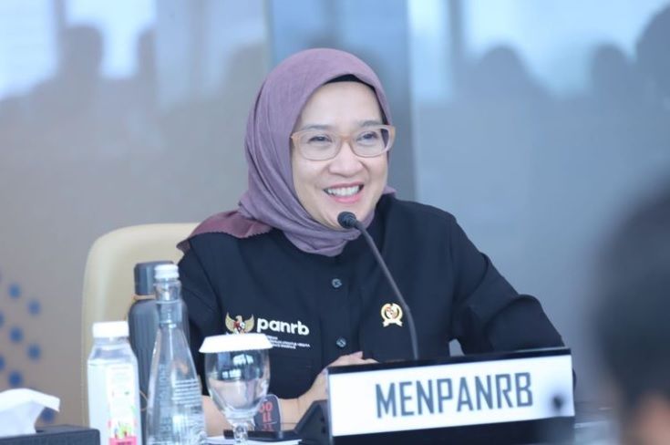 Menpan RB Rini Widyantini