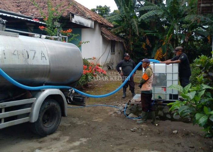 Droping air bersih.