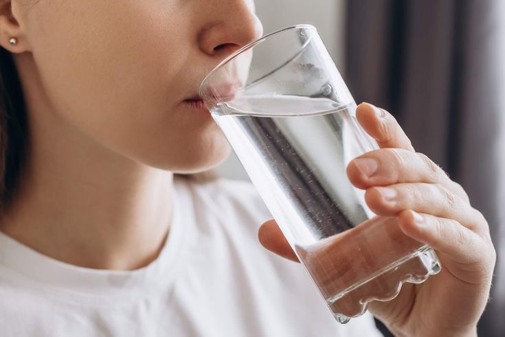 Tak Hanya Karena Kurang Minum, Ini 4 Pemicu Lain Penyebab Dehidrasi