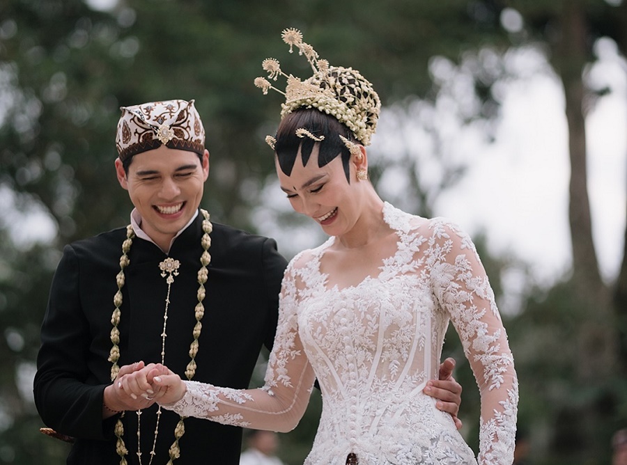 Dapet Tumbler Stanley hingga YSL! Ini Isi Hampers Sultan dari Pernikahan Luna-Maxime