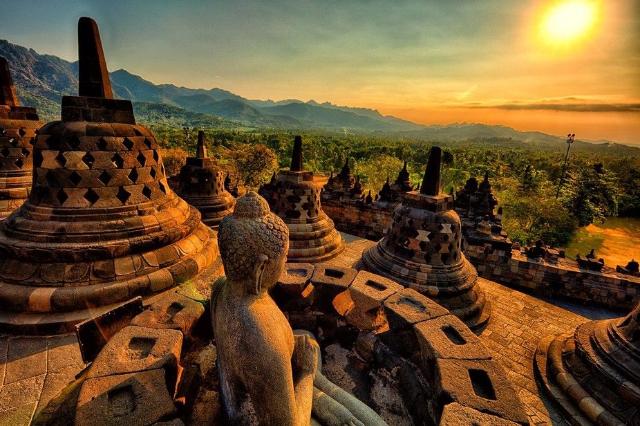 Pemandangan yang Nampak dari Candi Borobudur